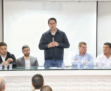 O Corredor de Exportação do Porto de Paranaguá, sistema por onde são movimentados grãos e farelos, será remodelado e modernizado para atender a crescente demanda do agronegócio paranaense. A estrutura foi construída ainda na década de 1970. Nesta quinta-feira (15), o governador Carlos Massa Ratinho Junior esteve em Paranaguá e  autorizou a licitação do projeto básico das obras. Foto: Gilson Abreu/AEN
