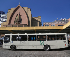 Planejamento de longo prazo, aliando desenvolvimento e sustentabilidade. Essa é a meta que norteia as ações do Governo do Estado para a Grande Curitiba. O governador Carlos Massa Ratinho Junior determinou que a Coordenação da Região Metropolitana de Curitiba (Comec) deixasse de ser apenas o elo responsável pela organização do transporte público nos 29 municípios vizinhos à capital para ganhar protagonismo e passar a pensar a região para as próximas décadas.