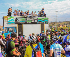 A cidade de Pinhais, na Região Metropolitana de Curitiba (RMC), ganhou no domingo (18) a Ciclorrota Nascentes do Iguaçu. O evento de estreia contou com a participação de milhares de ciclistas que seguiram em uma pedalada de 42 km passando pelos municípios integrantes do circuito – além de Pinhais, Piraquara e Quatro Barras. 
Foto: Divulgação/COMEC