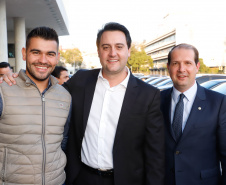 O governador Carlos Massa Ratinho Junior entregou, nesta quarta-feira (21), novos ônibus para atender o sistema de transporte coletivo da Região Metropolitana de Curitiba. Os veículos foram adquiridos por empresas que operam o sistema, em ação coordenada pela Comec.