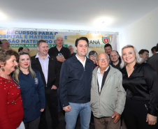 O governador Carlos Massa Ratinho Junior autorizou nesta quinta-feira (22) o início de obras de uma nova unidade do Hospital e Maternidade Dr. Paulo Fortes, em São Mateus do Sul. Presentes na solenidade: prefeito de São Mateus do Sul, Luiz Adyr Gonsalves Pereira; os secretários: da Saúde, Beto Preto; de Infraestrutura e Logística, Sandro Alex; deputados: Alexandre Curi; Hussein Bakri; Emerson Bacil; entre outros.São Mateus do Sul, 22-08-19.Foto: Arnaldo Alves / ANPr.