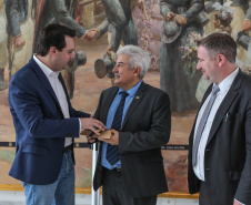 O governador Carlos Massa Ratinho Junior recebe nesta sexta-feira (23), o  ministro da Ciência e Tecnologia, Inovação e Comunicação, Marcos Pontes, no Palácio Iguaçu em Curitiba.  Curitiba, 23/08/2019 -Foto: Geraldo Bubniak/AEN