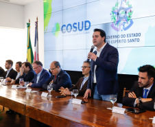 O governador Carlos Massa Ratinho Junior participou neste sábado (24), em Vitória (ES), da quarta reunião do Consórcio de Integração Sul e Sudeste (Cosud), que reúne os sete estados das duas regiões. O encontro resultou na Carta de Vitória, em que os governadores expressam apoio às reformas em curso no plano federal e às medidas econômicas essenciais ao equilíbrio fiscal da União, dos estados e dos municípios.