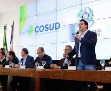 O governador Carlos Massa Ratinho Junior participou neste sábado (24), em Vitória (ES), da quarta reunião do Consórcio de Integração Sul e Sudeste (Cosud), que reúne os sete estados das duas regiões. O encontro resultou na Carta de Vitória, em que os governadores expressam apoio às reformas em curso no plano federal e às medidas econômicas essenciais ao equilíbrio fiscal da União, dos estados e dos municípios.