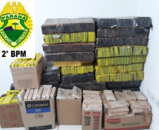 Polícia Militar apreende quase 900 quilos de maconha. Foto: Divulgação/PMPR