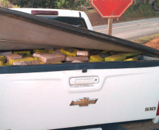 Polícia Militar apreende quase 900 quilos de maconha. Foto: Divulgação/PMPR