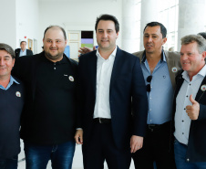 O governador Carlos Massa Ratinho Junior lançou nesta segunda-feira (26), no Palácio Iguaçu, um banco de projetos executivos de R$ 350 milhões para viabilizar e agilizar obras de reestruturação de rodovias, ferrovias e da segurança pública. 