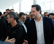 O governador Carlos Massa Ratinho Junior lançou nesta segunda-feira (26), no Palácio Iguaçu, um banco de projetos executivos de R$ 350 milhões para viabilizar e agilizar obras de reestruturação de rodovias, ferrovias e da segurança pública. 