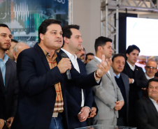 O governador Carlos Massa Ratinho Junior lançou nesta segunda-feira (26), no Palácio Iguaçu, um banco de projetos executivos de R$ 350 milhões para viabilizar e agilizar obras de reestruturação de rodovias, ferrovias e da segurança pública. 