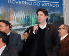 O governador Carlos Massa Ratinho Junior lançou nesta segunda-feira (26), no Palácio Iguaçu, um banco de projetos executivos de R$ 350 milhões para viabilizar e agilizar obras de reestruturação de rodovias, ferrovias e da segurança pública. 