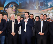 O governador Carlos Massa Ratinho Junior lançou nesta segunda-feira (26), no Palácio Iguaçu, um banco de projetos executivos de R$ 350 milhões para viabilizar e agilizar obras de reestruturação de rodovias, ferrovias e da segurança pública. 