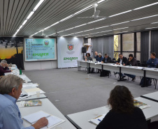 A criação de uma rede de profissionais para ampliar e qualificar o trabalho de assistência técnica e extensão rural, sobretudo para os pequenos agricultores, começou a ser traçada em um seminário promovido nesta semana, na sede do Emater, em Curitiba