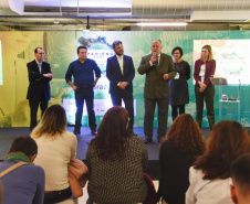 As ações implantadas pelo Governo do Estado para o desenvolvimento do turismo foram apresentadas nesta quinta-feira (29) no evento Experiência Braztoa Sul 2019, realizada no Museu Oscar Niemeyer, em Curitiba. O evento é voltado a agentes de viagem e profissionais de turismo. Foto: Denis Ferreira Netto/SEDEST