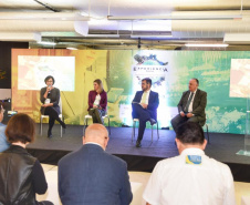 As ações implantadas pelo Governo do Estado para o desenvolvimento do turismo foram apresentadas nesta quinta-feira (29) no evento Experiência Braztoa Sul 2019, realizada no Museu Oscar Niemeyer, em Curitiba. O evento é voltado a agentes de viagem e profissionais de turismo. Foto: Denis Ferreira Netto/SEDEST