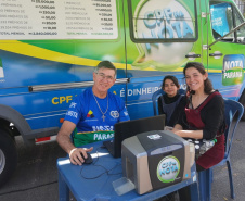Serviços e atividades de lazer gratuitas foram destaques da primeira edição do Geração Paraná, realizado neste sábado (31), na praça Nossa Senhora de Salete, Centro Cívico, em Curitiba. O programa da Secretaria da Justiça, Família e Trabalho ofertou ações como encaminhamentos para vagas de empregos por intermédio da Agência do Trabalhador, emissão do ID Jovem. Foto: Divulgação SEJUF