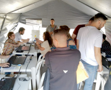Serviços e atividades de lazer gratuitas foram destaques da primeira edição do Geração Paraná, realizado neste sábado (31), na praça Nossa Senhora de Salete, Centro Cívico, em Curitiba. O programa da Secretaria da Justiça, Família e Trabalho ofertou ações como encaminhamentos para vagas de empregos por intermédio da Agência do Trabalhador, emissão do ID Jovem. Foto: Divulgação SEJUF
