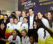 O governador Carlos Massa Ratinho Junior anunciou nesta segunda-feira (02), no Palácio Iguaçu, a nova fase do programa de apoio à formação de atletas olímpicos. Patrocinado pela Copel, o ?Geração Olímpica? é o maior programa de bolsa-atleta do País. Curitiba,02/09/2019 Foto:Jaelson Lucas / AEN