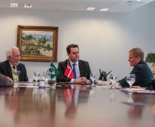 O governador Carlos Massa Ratinho Junior recebe nesta quarta-feira (04) o embaixador da Dinamarca no Brasil, Nicolai Prytz no Palácio Iguaçu acompanhado do vice-governador Darci Piani.   03/09/2019 - Foto: Geraldo Bubniak/AEN