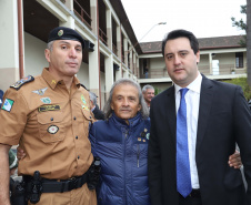 O Governador Carlos Massa Ratinho Junior autoriza nesta quarta-feira (04) a realização de concurso público e contratação de profissionais para a Polícia Militar, Polícia Civil e Departamento Penitenciário (Depen). Participaram do evento: os secretários, de Segurança, cel. Romulo Marinho Soares; da Casa Civil, Guto Silva; comandante geral da PMPR, cel. Péricles de Matos; delegado geral da Polícia Civil do Paraná, Silvio Jacob Rockembach; Curitiba, 04-09-19.Foto: Arnaldo Alves / AEN