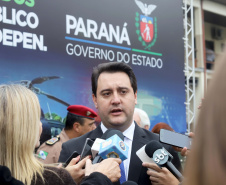 O Governador Carlos Massa Ratinho Junior autoriza nesta quarta-feira (04) a realização de concurso público e contratação de profissionais para a Polícia Militar, Polícia Civil e Departamento Penitenciário (Depen). Participaram do evento: os secretários, de Segurança, cel. Romulo Marinho Soares; da Casa Civil, Guto Silva; comandante geral da PMPR, cel. Péricles de Matos; delegado geral da Polícia Civil do Paraná, Silvio Jacob Rockembach; Curitiba, 04-09-19.Foto: Arnaldo Alves / AEN