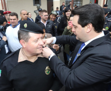 O Governador Carlos Massa Ratinho Junior autoriza nesta quarta-feira (04) a realização de concurso público e contratação de profissionais para a Polícia Militar, Polícia Civil e Departamento Penitenciário (Depen). Participaram do evento: os secretários, de Segurança, cel. Romulo Marinho Soares; da Casa Civil, Guto Silva; comandante geral da PMPR, cel. Péricles de Matos; delegado geral da Polícia Civil do Paraná, Silvio Jacob Rockembach; Curitiba, 04-09-19.Foto: Arnaldo Alves / AEN