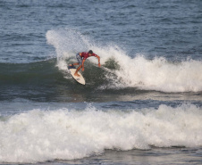 Surf nos Jogos de Aventura e Natureza. Foto: José Fernando Ogura/AEN