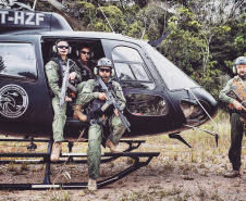 A Polícia Civil do Paraná (PCPR) abriu o período de inscrições para o primeiro curso de pós-graduação em Operações Aéreas de Segurança Pública. É o primeiro do Brasil. As inscrições foram abertas segunda-feira (09) e são ofertadas 20 vagas para policiais civis interessados em adquirir formação como operador aerotático. 