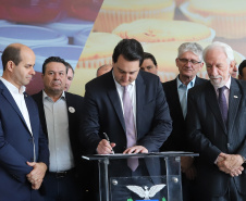 O governador Carlos Massa Ratinho Junior assina nesta terça-feira (10), às 9h30, no Palácio Iguaçu, decreto determinando a retirada de mais de 60 mil itens do setor de alimentos do regime de substituição tributária