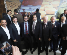 O governador Carlos Massa Ratinho Junior assina nesta terça-feira (10), às 9h30, no Palácio Iguaçu, decreto determinando a retirada de mais de 60 mil itens do setor de alimentos do regime de substituição tributária