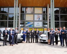 O governador Carlos Massa Ratinho Junior reforçou nesta quarta-feira (11) a determinação do Estado em apoiar iniciativas para ampliar a mobilidade sustentável no Paraná. Ele esteve no Complexo Ayrton Senna, que abriga quatro fábricas da Renault, em São José dos Pinhais, na Região Metropolitana de Curitiba.