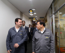 O governador Carlos Massa Ratinho Junior reforçou nesta quarta-feira (11) a determinação do Estado em apoiar iniciativas para ampliar a mobilidade sustentável no Paraná. Ele esteve no Complexo Ayrton Senna, que abriga quatro fábricas da Renault, em São José dos Pinhais, na Região Metropolitana de Curitiba.Foto Gilson Abreu/AEN