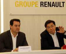 O governador Carlos Massa Ratinho Junior reforçou nesta quarta-feira (11) a determinação do Estado em apoiar iniciativas para ampliar a mobilidade sustentável no Paraná. Ele esteve no Complexo Ayrton Senna, que abriga quatro fábricas da Renault, em São José dos Pinhais, na Região Metropolitana de Curitiba.Foto Gilson Abreu/AEN