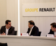 O governador Carlos Massa Ratinho Junior reforçou nesta quarta-feira (11) a determinação do Estado em apoiar iniciativas para ampliar a mobilidade sustentável no Paraná. Ele esteve no Complexo Ayrton Senna, que abriga quatro fábricas da Renault, em São José dos Pinhais, na Região Metropolitana de Curitiba.Foto Gilson Abreu/AEN
