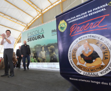 O governador Carlos Massa Ratinho Junior lança nesta quarta-feira (11) o programa Escola Segura na Região Metropolitana de Curitiba. Serão beneficiadas 40 escolas da região de nove municípios. Presentes: prefeito em exercício de São José dos Pinhais, Tiago Buhrer; secretários: de Educação, Renato Feder; de segurança pública, cel. Romulo Soares; comandante da PMPR, cel. Péricles de Matos; entre outros.Curitiba, 11-09-19.Foto: Arnaldo Alves / AEN.