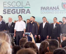 O governador Carlos Massa Ratinho Junior lança nesta quarta-feira (11) o programa Escola Segura na Região Metropolitana de Curitiba. Serão beneficiadas 40 escolas da região de nove municípios. Presentes: prefeito em exercício de São José dos Pinhais, Tiago Buhrer; secretários: de Educação, Renato Feder; de segurança pública, cel. Romulo Soares; comandante da PMPR, cel. Péricles de Matos; entre outros.Curitiba, 11-09-19.Foto: Arnaldo Alves / AEN.