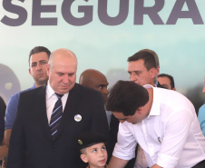 O governador Carlos Massa Ratinho Junior lança nesta quarta-feira (11) o programa Escola Segura na Região Metropolitana de Curitiba. Serão beneficiadas 40 escolas da região de nove municípios. Presentes: prefeito em exercício de São José dos Pinhais, Tiago Buhrer; secretários: de Educação, Renato Feder; de segurança pública, cel. Romulo Soares; comandante da PMPR, cel. Péricles de Matos; entre outros.Curitiba, 11-09-19.Foto: Arnaldo Alves / AEN.