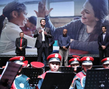 O governador Carlos Massa Ratinho Junior lançou nesta quarta-feira (11), em Curitiba, o programa Educa Juntos, iniciativa da Secretaria de Estado da Educação e do Esporte para apoiar os municípios e melhorar os índices de aprendizagem e alfabetização dos estudantes paranaenses desde a educação infantil. Foto: Gilson Abreu/AEN