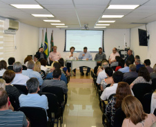O secretário de Estado da Saúde, Beto Preto, reuniu nesta quarta-feira (11) prefeitos, secretários Municipais de Saúde e representantes do COMESP (Consórcio Metropolitano de Saúde do Paraná), ACISPAR (Associação dos Consórcios e Associações Intermunicipais de Saúde do Paraná), ASSOMEC (Associação dos Municípios do Paraná) e Cresems (Conselho Regional dos Secretários Municipais de Saúde) para definir e discutir ações na Região Metropolitana de Curitiba.
Foto: Divulgação/SESA