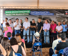 O governador Carlos Massa Ratinho Junior inaugura nesta quinta-feira (12), o Meu Campinho de Santa Cruz de Monte Castelo, no Noroeste do Paraná. Programa da Secretaria de Estado do Desenvolvimento Urbano e Obras Públicas, o Meu Campinho grama sintética, iluminação e segurança para a prática esportiva e de recreação de crianças e adolescentes, em horários em que não estão na escola. Santa Cruz do Monte Castelo, 12/09/2019 -  Foto: Geraldo Bubniak/AEN