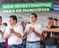 O governador Carlos Massa Ratinho Junior inaugura nesta quinta-feira (12), o Meu Campinho de Santa Cruz de Monte Castelo, no Noroeste do Paraná. Programa da Secretaria de Estado do Desenvolvimento Urbano e Obras Públicas, o Meu Campinho grama sintética, iluminação e segurança para a prática esportiva e de recreação de crianças e adolescentes, em horários em que não estão na escola. Santa Cruz do Monte Castelo, 12/09/2019 -  Foto: Geraldo Bubniak/AEN