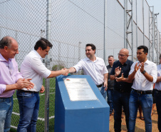 O governador Carlos Massa Ratinho Junior inaugura nesta quinta-feira (12), o Meu Campinho de Santa Cruz de Monte Castelo, no Noroeste do Paraná. Programa da Secretaria de Estado do Desenvolvimento Urbano e Obras Públicas, o Meu Campinho grama sintética, iluminação e segurança para a prática esportiva e de recreação de crianças e adolescentes, em horários em que não estão na escola. 