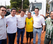 O governador Carlos Massa Ratinho Junior inaugura nesta quinta-feira (12), o Meu Campinho de Santa Cruz de Monte Castelo, no Noroeste do Paraná. Programa da Secretaria de Estado do Desenvolvimento Urbano e Obras Públicas, o Meu Campinho grama sintética, iluminação e segurança para a prática esportiva e de recreação de crianças e adolescentes, em horários em que não estão na escola. 