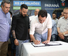 O governador Carlos Massa Ratinho Junior autorizou nesta quinta-feira (12) a liberação de cerca de R$ 20,9 milhões para a ampliação do atendimento da Santa Casa de Paranavaí. Do total, R$ 19,6 milhões são para aquisição de equipamentos para a nova ala do hospital, a Unidade Morumbi. O restante será usado na construção da área que receber á o laboratório de Análises Clínicas do complexo.Foto: José Fernando Ogura/AEN