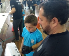 Em Almirante Tamandaré, município da Região Metropolitana de Curitiba, a 15ª edição do Paraná Cidadão na gestão do governador Carlos Massa Ratinho Júnior registrou quase 17 mil atendimentos no Ginásio de Esportes Buzatão. Foto: Divulgação/SEJUF