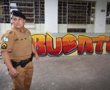Escola Segura - Colégio Estadual Arnaldo Busato - cabo Oliveira, policial voluntário.Pinhais, 13-09-19.Foto: Arnaldo Alves / AEN.
