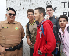 Escola Segura - cabo Andrade, policial voluntário do Colégio Estadual Ivete Martins de Souza.Piraquara, 13-09-19.Foto: Arnaldo Alves / AEN.