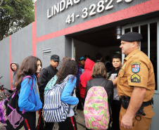 Escola Segura - Colégio Estadual Profa. Lindaura R. Lucas. - cabo Garcia, policial voluntário.São José dos Pinhais, 13-09-19.Foto: Arnaldo Alves / AEN.