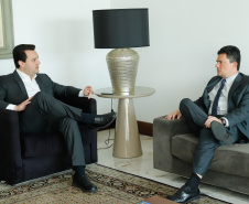 Governador Carlos Massa Ratinho Junior recebe o ministro da Justiça Sérgio Moro.