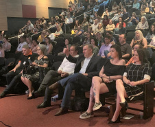 Capacitar os atores envolvidos na política da pessoa com deficiência quanto ao programa de aprendizagem que pode facilitar o processo de inclusão no mercado de trabalho foi a temática abordada no 1º Seminário sobre o Programa de Aprendizagem para Pessoa com Deficiência, realizado nesta terça-feira (17/09) no auditório do Museu Oscar Niemeyer, em Curitiba