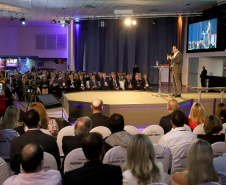 O governador Carlos Massa Ratinho Junior participa da abertura do 25º Congresso de Radiodifusão. Participaram da solenidade: secretários:  vice-prefeito de Curitiba, Eduardo Pimentel; de Comunicação e Cultura, Hudson José; de Infraestrutura e Logística, Sandro Alex; presidente da Copel, Daniel Slaviero; presidente da Associação das Emissoras de Radiodifusão do Paraná - AERP, Alexandre Barros; entre outros.Curitiba, 18-09-19.Foto: Arnaldo Alves / AEN.
